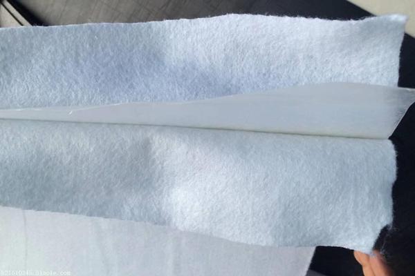 復(fù)合土工膜常見的規(guī)格型號(hào)有哪些呢？  第3張
